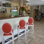 Cit'hotel De La Vallee Hotel