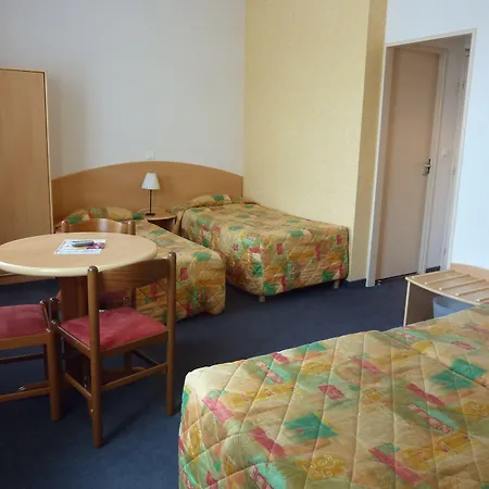 酒店 Cit'hotel De La Vallee 3*