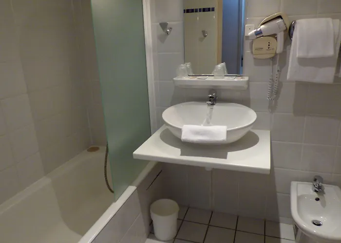 Cit'hotel De La Vallée 3*